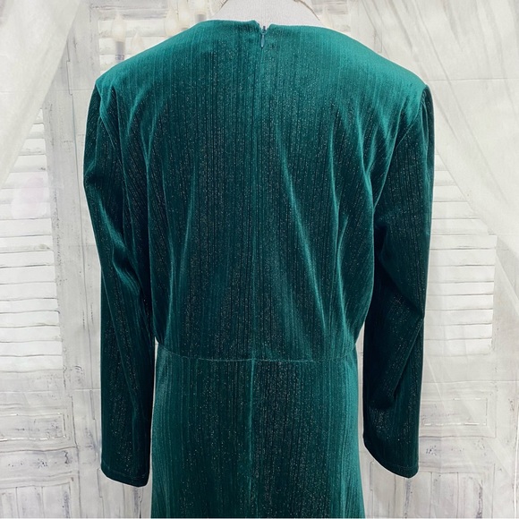 Maggy London Sz 12 Green Metallic Striped 3/4 Sleeve Velvet Midi Cocktail/Formal - Picture 8 of 15